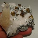 Quartz, calcite and chalcopyrite, Naica Chihuahua Mexico. Size: 7cm. (Author: javmex2)