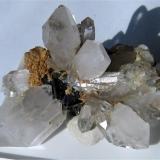 Quartz scepter, sphalerite, siderite - TOP mineral
Source: Trepča (Trepča), Republic of Kosovo
Size: 7,5  x 4,5  x 5 cm
Curiosity: A Scepter quartz is formed when another crystal has grown around a large central base crystal rod. (Author: Leon56)