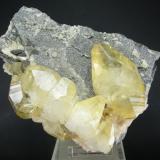 Calcita + Dolomita
Mina La Cuerre - Minas de La Florida - Sierra de Arnero - Valdáliga - Cantabria - España
16 x 12 cm - Cristal principal de 7.2 cm
Escalenoedros (Autor: Diego Navarro)