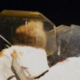 Barita. 
Cerro Waryhuyn, Miraflores Huamalias, Huanuco, Perú. 
8,4 x 6,5 cm. (Autor: Juan L)