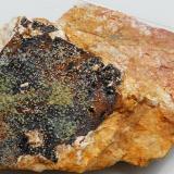PiromorfitaLa Montañesa Mine, Navalagamella, Comarca Sierra Oeste de Madrid, Community of Madrid, Spain11 x 8 cm (Autor: juan manuel del valle)