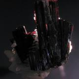 Hübnerita.
Mina Huayllapón, Pasto Bueno, Pallanca, Ancash, Perú.
5,5x6,5x4 cm.
Cristales hasta 5,1 cm. Col. y foto Nacho Gaspar. (Autor: Nacho)