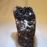 Esfalerita (variedad blenda rubí) y DolomitaGrupo Minero Guajaraz, Mazarambroz, Comarca Montes de Toledo, Toledo, Castilla-La Mancha, España4 x 4 cm. (Autor: javier ruiz martin)