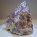 Corindón en DolomitaCantera de Bogas, Las Cuestas, Villanueva de Bogas, Comarca La Mancha, Toledo, Castilla-La Mancha, España0,3 cm. los cristales (Autor: javier ruiz martin)