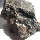 Esfalerita (variedad blenda rubí)Mina La Económica, Grupo Minero Guajaraz, Mazarambroz, Comarca Montes de Toledo, Toledo, Castilla-La Mancha, España4 x 4 cm. (Autor: javier ruiz martin)