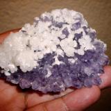 Amethyst with Calcite, 
from Sirena mine, Guanajuato, Gto.
77 x 62 x 55 mm (Author: Carlos M.)