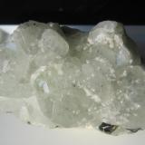 Datolite
Dal’nergorsk Mine, Russia
Size: 7 x 4 x 4 cm
Front view (Author: Leon56)