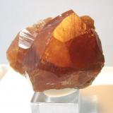Grossular (Garnet group) variety Hessonite
Mana Mine, Barang, Bajawar, Federally Administered Tribal Areas, Pakistan
4.5 x 3.5 x 3 cm.. Crystal size : 3.5 cm. (Author: Leon56)