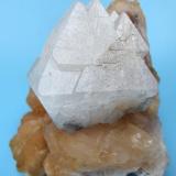 Powellite, stilbite
Jalgaon, Maharashtra, India
63 mm x 59 mm x 46 mm (Author: Carles Millan)