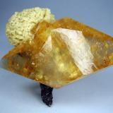 Calcita-Barita. Elmwood Mine. 8´5x7´5 cm. Cristal de 8´5 cm (Autor: geoalfon)