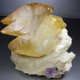 Calcita. Elmwood Mine, Usa. 14´5x13 cm. Cristal de 11 cm (Autor: geoalfon)