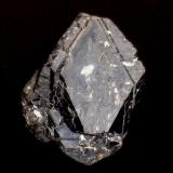 Esfalerita, cristal único. Mina La Reforma, municipio de Urique, estado de Chihuahua, Mex. 4x3.5x3 cm. (Autor: Marco A. Ramìrez Lara)