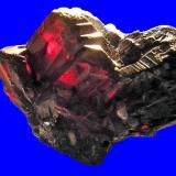 Cristal de Pirargirita, Mina Santa cecilia, hiendelaencina, Guadalajara. Tamaño 2,4x1,7x1,7 cm. Col y foto Nacho Gaspar. (Autor: Nacho)