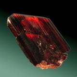 Brookita
Pashine, Kharan, Baluchistan, Pakistan. Ras-Koh.
3,5 x 1,9 x 0,3 cm.
Dos cristales sobrepuestos en paralelo, el mayor parcialmente biterminado, con transparencias de color rojo.
Ejemplar de 2005 (Autor: Carles Curto)