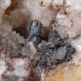 Pyragyrita.
Mina La Fuerza, Hiendelaencina, España.
Tamaño de la pieza 4,6x3,3x3,2 cm.
Detalle, cristales de Pyragyrita hasta 4,5 mm. Col. y foto Nacho Gaspar. (Autor: Nacho)