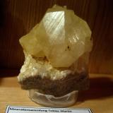 Calcite
Sarbai Mine, Kostanay Province, Kazakhstan
Specimen height 55 mm, crystal is 35 mm in diameter. (Author: Tobi)