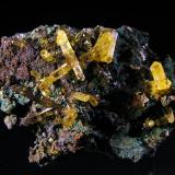 Mimetita.
Tsumeb, Región de Otjikoto, Namibia.
4,5x3,2x2x1 cm.
Cristales (algunos biterminados) hasta 1,5 cm. Col. y foto Nacho Gaspar. (Autor: Nacho)