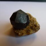 Granate Spessartina (Espesartina)
Ceara, Bahia, Brasil
3 x 3 cm. (Autor: javier ruiz martin)