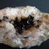 GoethitaGoethite outcrop, Tordelrábano, Comarca Sierra Norte de Guadalajara, Guadalajara, Castilla-La Mancha, Spain4 x 3 cm. (Autor: javier ruiz martin)