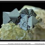 Spinel
Mt Vesuvius, Naples, Campania, Italy
fov 2 mm (Author: ploum)