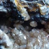Piromorfita, GoethitaEl Horcajo Mines, El Horcajo, Almodóvar del Campo, Comarca Campo de Calatrava, Ciudad Real, Castilla-La Mancha, SpainTamaño milimétrico, fotos en formato macro (Autor: javier ruiz martin)