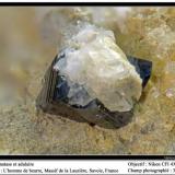 Anatase and adularia
L’Homme de Beurre, La Lauzière massif, Savoie, Rhône-Alpes, France
Fov 3 mm (Author: ploum)