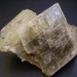 Dolomita
Mina Iouriren, Akka, Tafraout, Provincia de Tiznit, Región de Sous-Massa-Draâ, Marruecos
11 x 7 x 4 cm.
Romboedros en este caso de dolomita con cuarzo y calcita. El cristal principal mide 6 cm. de arista. Este cristal presenta un núcleo verde posiblemente de siderita. (Autor: Antonio Alcaide)