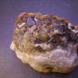 Espinela
Sierra de Mijas, Málaga, España
7 x 5 x 3 cm.
Cristal de espinela de 7 mm. Con clinohumita (Autor: Antonio Alcaide)