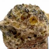 Fluorapatito -
Minas del Carmen - La Celia - Jumilla - Murcia - España -
4,9 x 4,6 x 4,2 cm. (Autor: Martí Rafel)