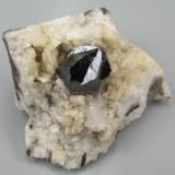 Cinabrio, dolomita
Yanwuping Mine, Wanshan, Tongren, Guizhou, China
62 mm x 50 mm (Autor: Carles Millan)