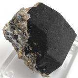 Magnetite Crystal – dodecahedral
Huanggang mine, Hexigten Banner, Ulanhad League, Inner Mongolia, China.
8 x 7 x 5 cm; 600 grams, highly magnetic (Author: Louis Friend)
