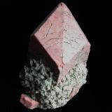 Microclina con Albita
Papachacra,  Granito de El Portezuelo, Departamento Belen, Catamarca, Argentina.  Coleccion Peter Seroka
5 x 5 x 11 cm (Autor: Peter Seroka)