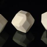 Shapeways by Smorf
Holanda
5 x 5 x 5 cm.
Formas hechas con técnica de impresión en 3 dimensiones: romboedro, trapezoedro y la combinación de ambos en el centro. (Autor: Josele)