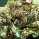 AxinitaAcedo claim (Juanona Quarry), Juanona, Antequera, Comarca de Antequera, Málaga, Andalusia, SpainTamaño de la pieza 4 x 4 cm (Autor: Carlos Viñolo)