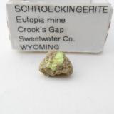 Schroeckingerite
Eutopia Mine - Crook’s gap - Sweetwater County - Wyoming - Estados Unidos
+ 10 mm (Micromount) (Autor: RodrigoSiev)