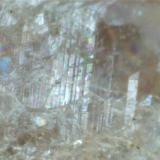 Macla polisintética de la plagioclasa
Perth, Ontario, Canadá
400X (Autor: prcantos)