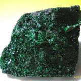 Uvarovite (Garnet group)
Saranovskiy Mine, Russia
80 mm x 61 mm x 17 mm (Author: Leon56)