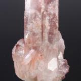 Cuarzo biterminado
Bou-Azzer (Distrito), Tazenakht, Ouarzazate, Marruecos.
10,1 x 4,8 x 3,3 cm
Grupo de cuarzos biterminados con inclusiones y parcialmente recubierto por óxidos de hierro.
Recogido en 2009. (Autor: Ivan Blanco (PDM))