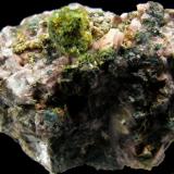 Pumpellyita
Monte La Rocha, Torás, Castellón, Comunidad Valenciana, España.
43 x 26 x 28 mm.
Piña de cristales de 6 mm. diametro (Autor: José Luis Zamora)