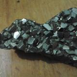 Pirita
Mina Racracancha, Tinyahuarco, Pasco, Perú.
6.5 x 4 x 3 cm. (Autor: Gianfranco Rodríguez T.)