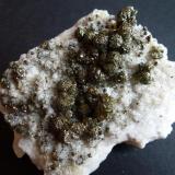 Pirita en DolomitaLas Suertes Quarry, Las Suertes, Vegas de Matute, Comarca Suroeste, Segovia, Castile and León, Spain6 x 6 cm. (Autor: javier ruiz martin)