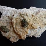 Marcasita en DolomitaLas Suertes Quarry, Las Suertes, Vegas de Matute, Comarca Suroeste, Segovia, Castile and León, Spain12 x 7 cm. (Autor: javier ruiz martin)