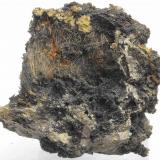 Polidimita pseudo Millerita, Millerita y Goethita - 
Mina Eugènia - Bellmunt del Priorat - El Priorat - Tarragona - Catalunya - España - 
5,7 x 5,4 x 3,2 cm (Autor: Martí Rafel)