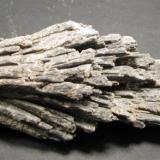 Cianita
Itinga, Valle de Jequitinhonha, Minas Gerais, Brasil.
102 x 25 x 22 mm. (Autor: José Luis Zamora)
