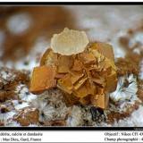 Siderite, calcite and dundasite
Mas Dieu, Gard, France
fov 4.5 mm (Author: ploum)