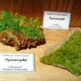 Pyromorphite from German localities
L: Schauinsland, Black Forest / R: Tanzfleck, Bavaria
L: 6,5 cm / R: 5,5 cm (Author: Tobi)