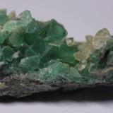 Fluorita, Calcita<br />Pedrera Berta, Turó de Can Domènech, Serra de Roques Blanques, Sant Cugat del Vallès-El Papiol, Comarca Vallès Occidental / Baix Llobregat, Barcelona, Cataluña / Catalunya, España<br />50x28x22 mm<br /> (Autor: carles)