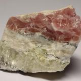 Calcita (variedad calcita cobaltífera)<br />Mina Solita, Peramea, Baix Pallars, Comarca Pallars Sobirà, Lérida / Lleida, Cataluña / Catalunya, España<br />45x25x35 mm<br /> (Autor: carles)