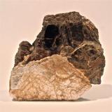 Biotita y MoscovitaCap de Creus, Cadaqués-Port de La Selva-Roses, Comarca Alt Empordà, Gerona / Girona, Catalonia / Catalunya, Spain5,5 x 4 x 2 cm (Autor: Josele)