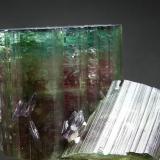 Elbaíta
Alto Ligonha - Zambezia - Mozambique
6 x 4.5 x 4 cm - Cristal mayor de 4.5 x 3.7 cm
Detalle (Autor: Diego Navarro)
